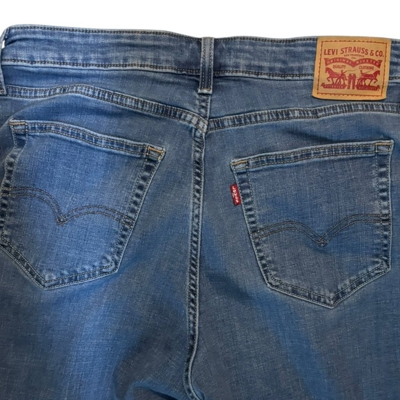 Levi’s 721 High Rise Skinny Jeans Size 32 Medium Wash Women's High Rise Jeans - Picture 12 of 16